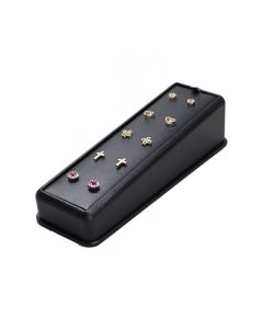 BLACK EARRING RAMP