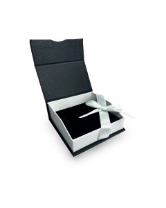 BLACK/WHITE PAPER PENDANT BOX